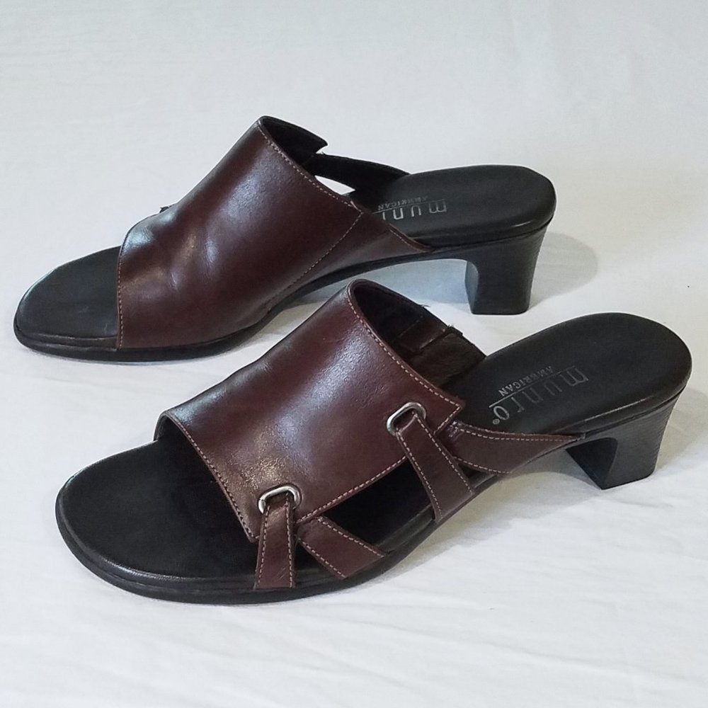Munro brown leather sandals/slides (sz 5.5)